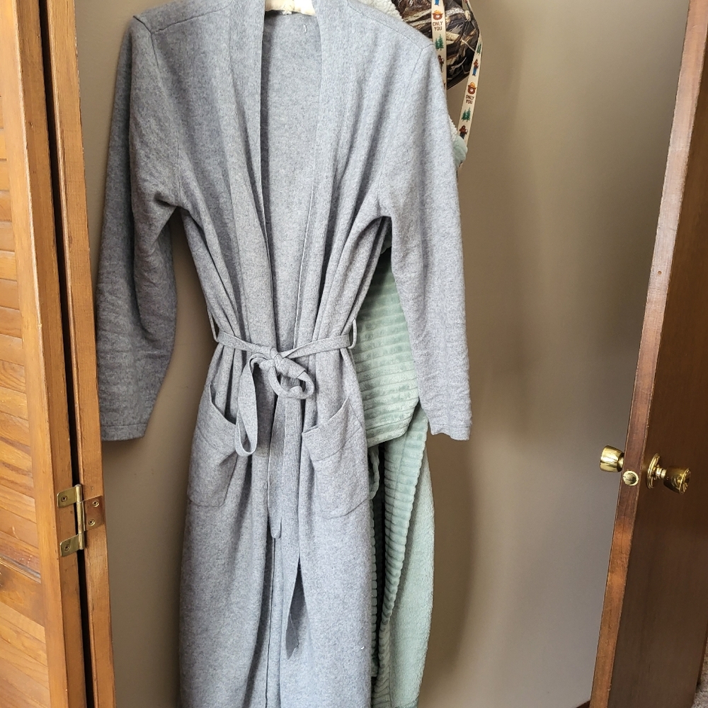 Cashmere robe